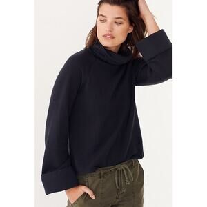 NWOT Anthropologie En Elly Lime
Black turtleneck -